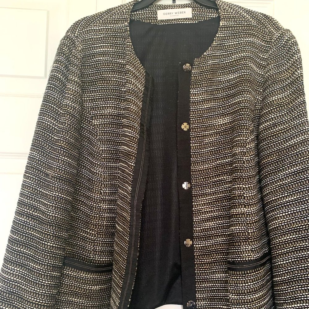 Black and silver Blazer
